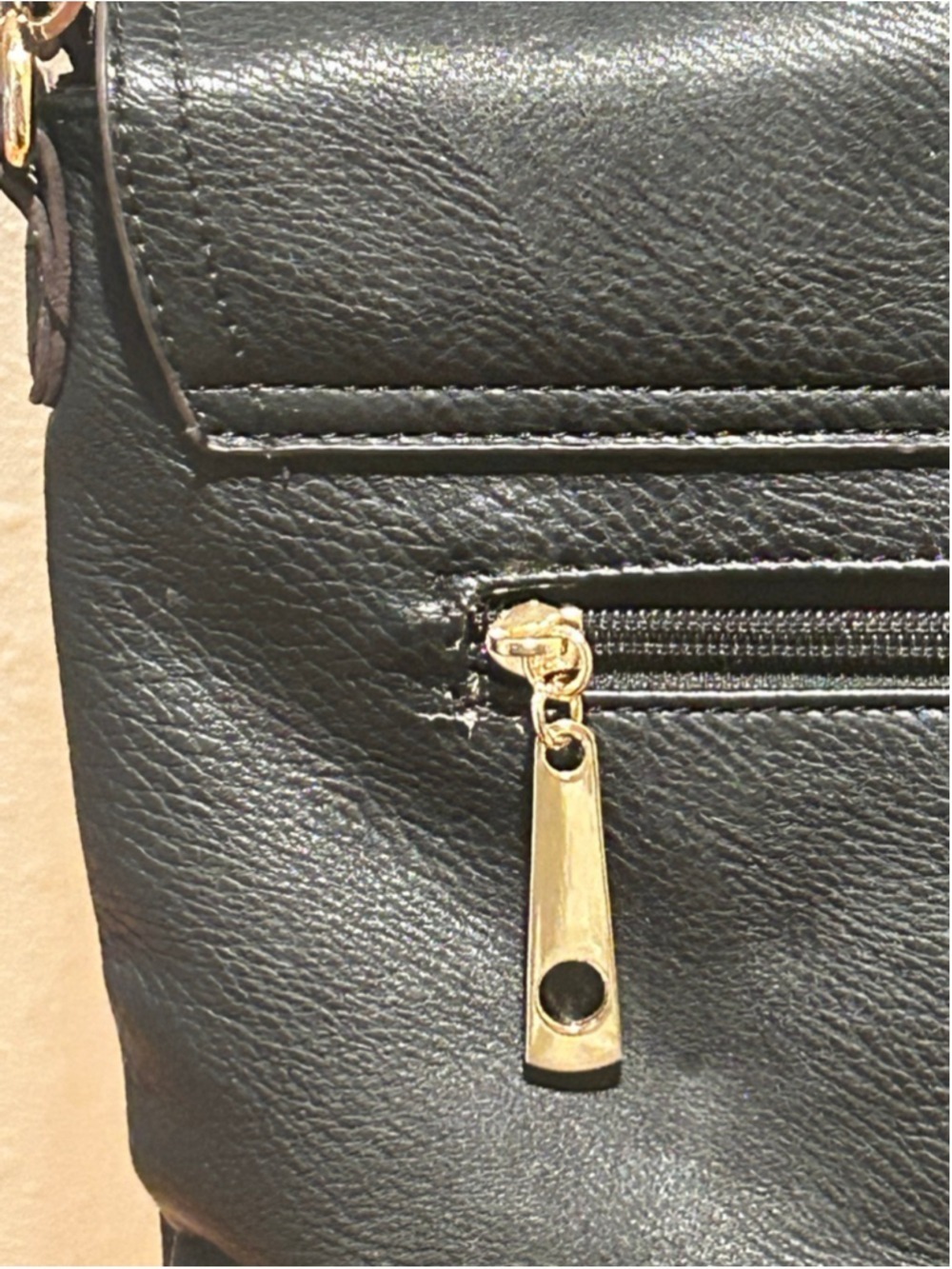 Women's Michael Kors Black Crossbody Bag One Size Gold Hardware 11 x 11 x .5 - Picture 5 of 7